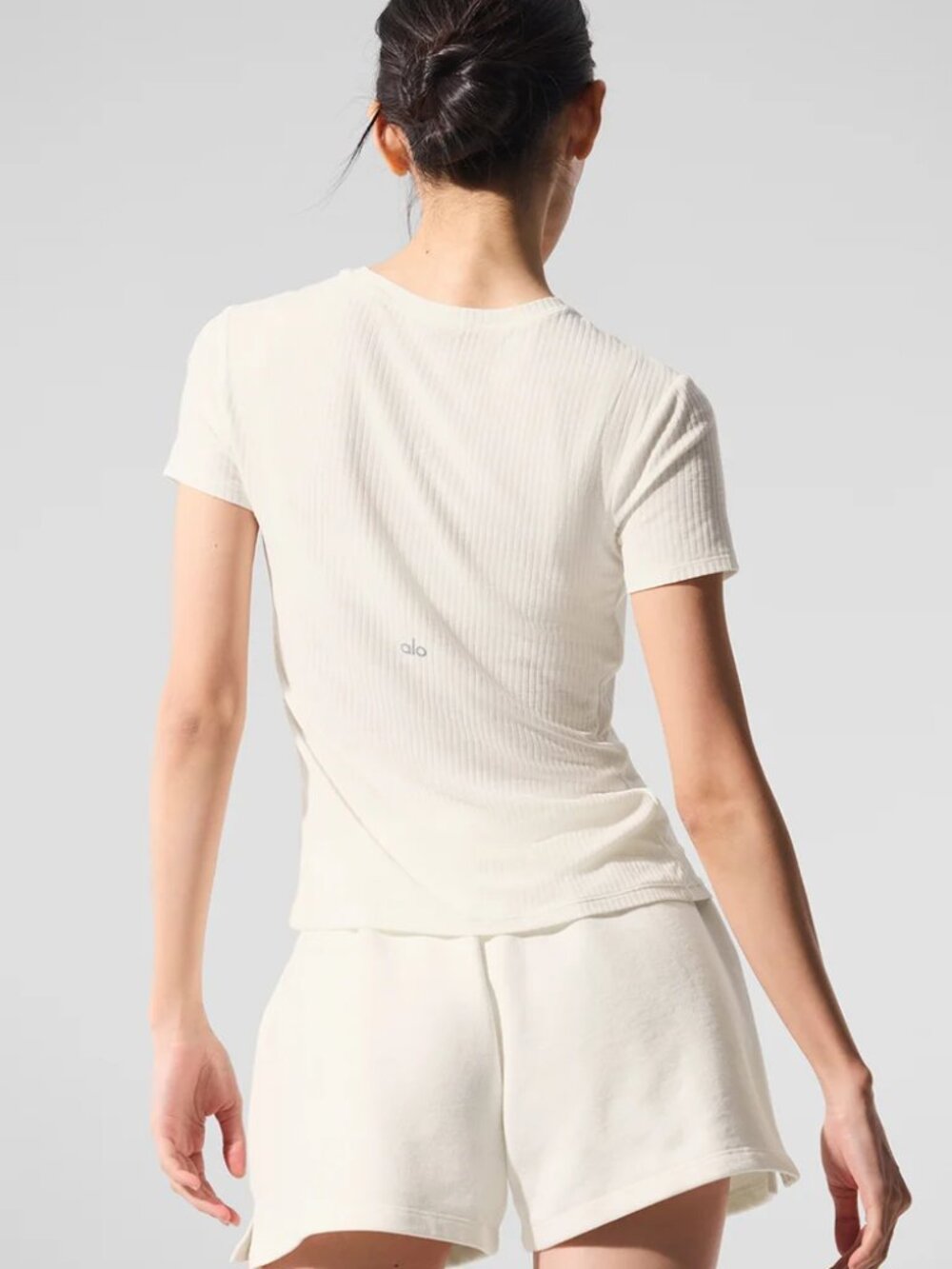 Alo Ribbed Sea Coast Tee Ivory XS - Picture 2 of 4